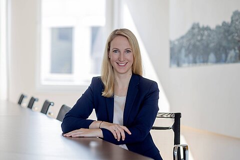 Carina Höfer, LL.M.